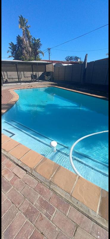 To Let 4 Bedroom Property for Rent in Morgenster Western Cape
